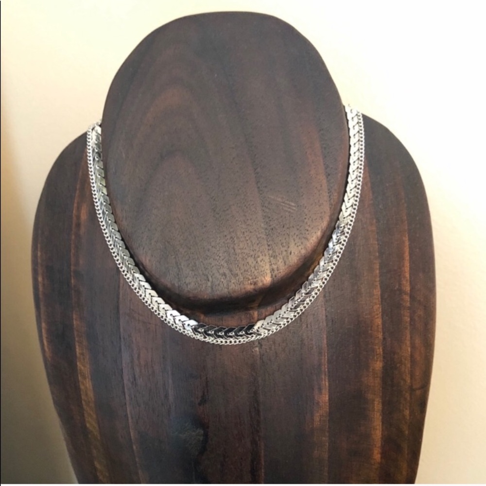 ✨ 💖 Silver fishbone choker ✨